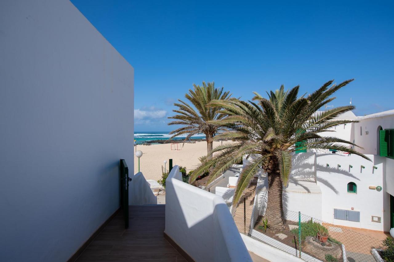 Homeforguest Modern And New Beachfront Apartment La Oliva Exterior foto